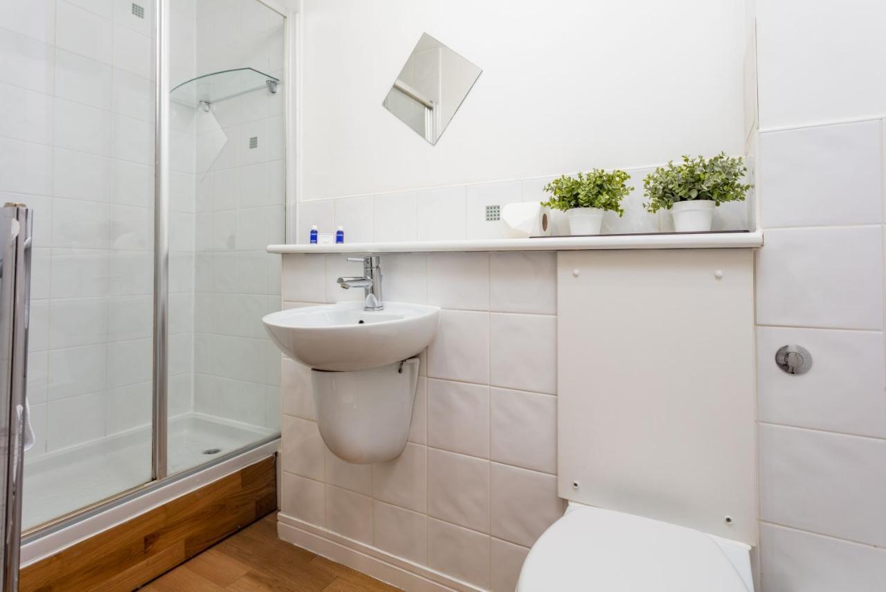 Walker Suite No53 - Donnini Apartments Κιλμάρνοκ Εξωτερικό φωτογραφία